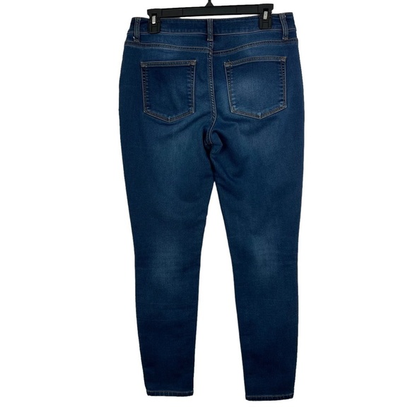 MAURICES Women’s Blue Jeans Sz Medium (9/11) Distressed Mid-Rise Medium Wash - Picture 3 of 12
